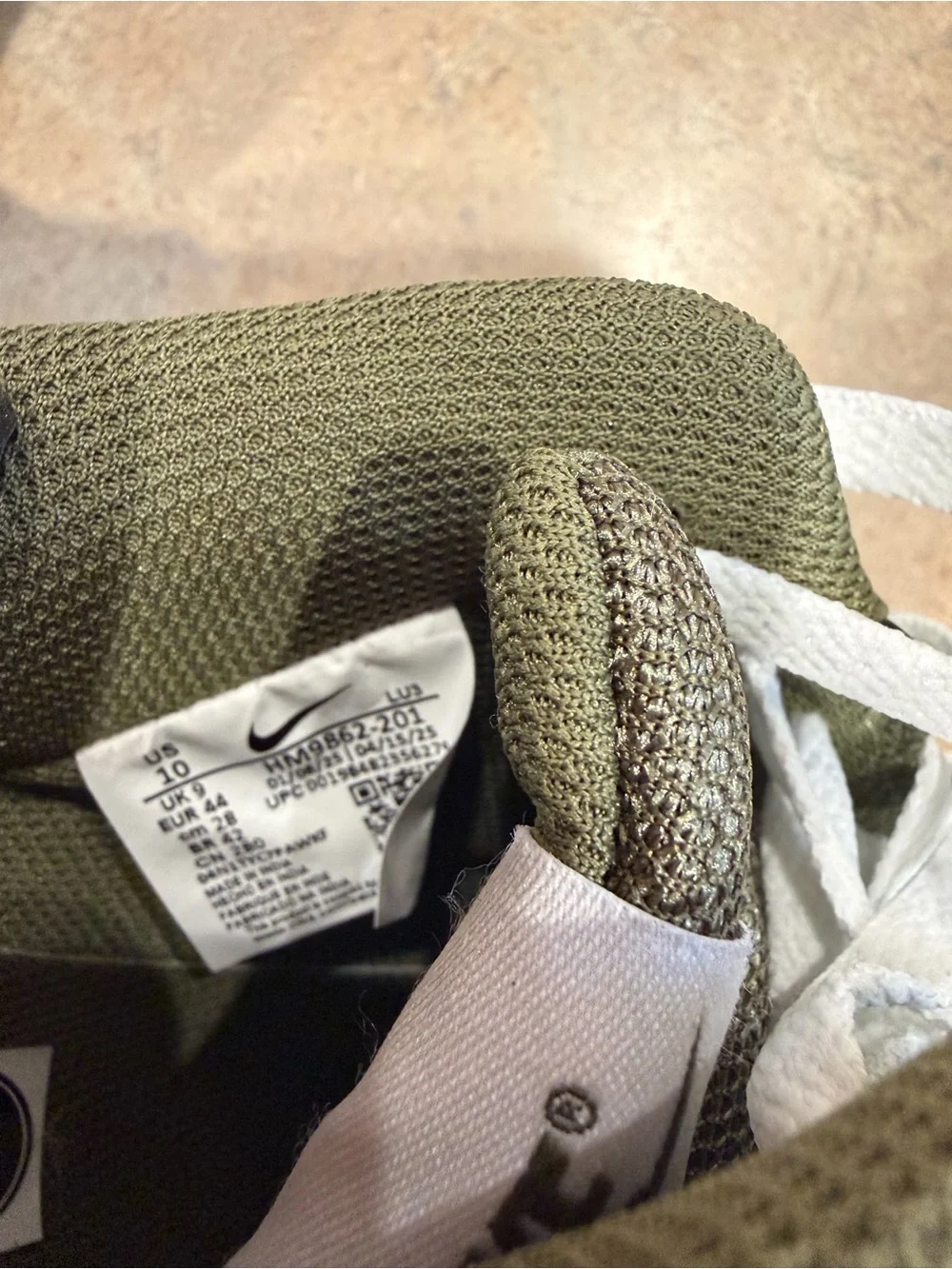 Nike Low-Top Sneakers in White and Olive Green